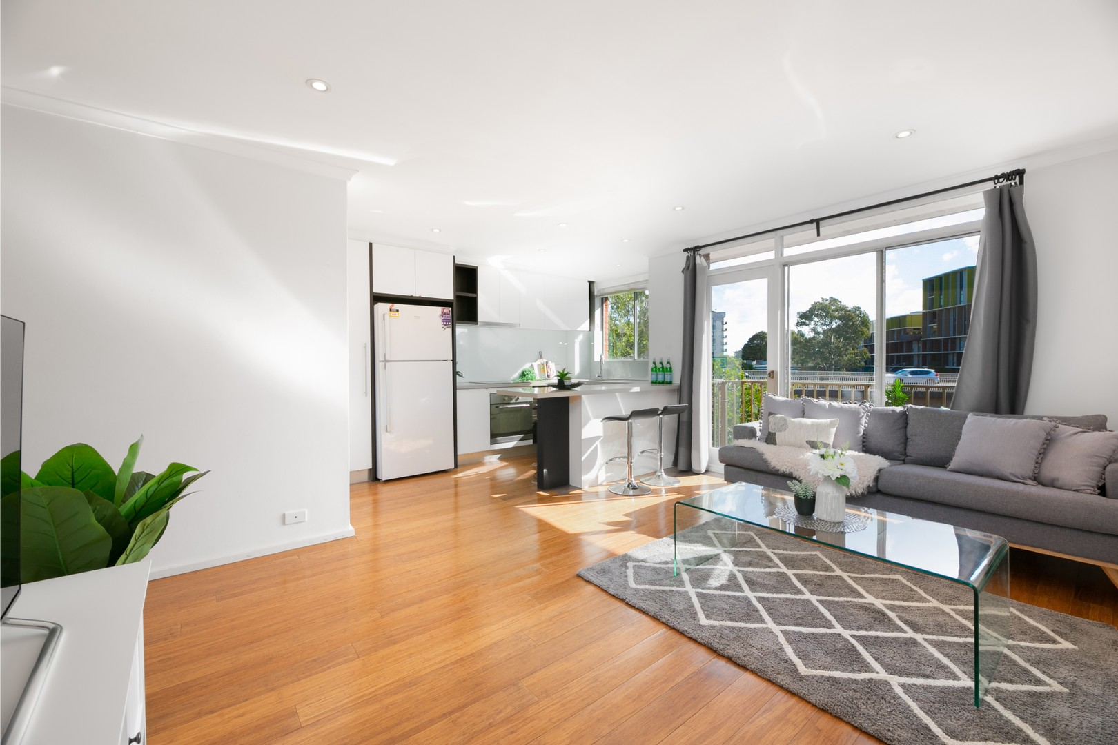12/76 Lenthall St, Kensington Leased by The Gallery Real Estate - image 1